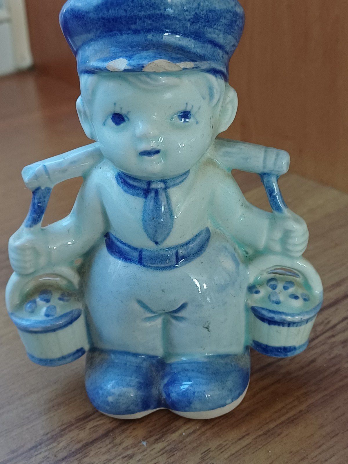 Vintage Delfts Blauw beeldje: Jongen met emmers, Ophalen of Verzenden, Gebruikt
