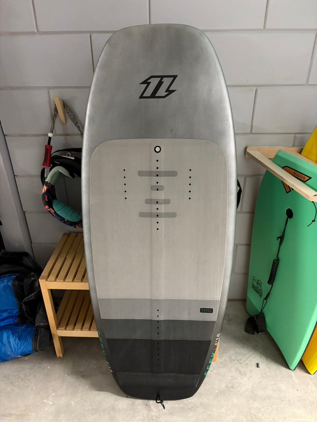 North Seek Wingsurf-board 57L 4'10" z.g.a.n., Ophalen, Zo goed als nieuw, Wingsurf-board
