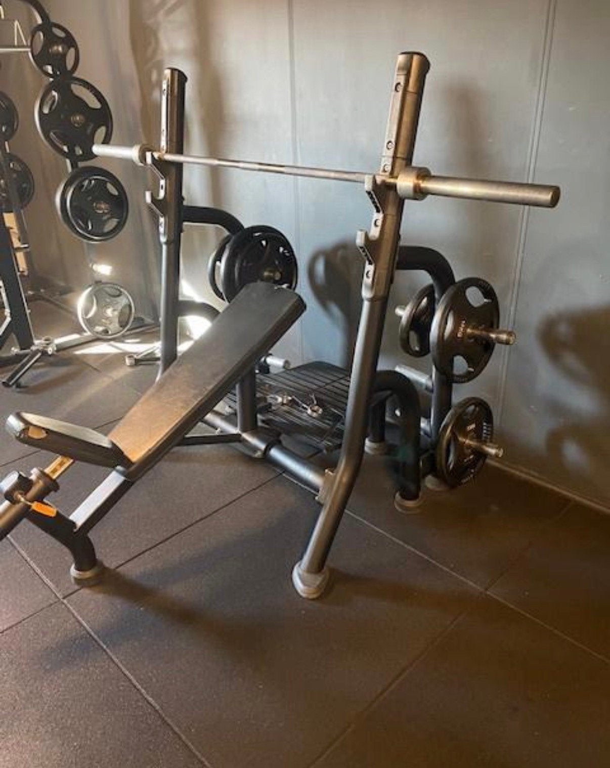 Matrix magnum flat en incline bench press bankdrukken, Ophalen, Zo goed als nieuw, Fitnessbank