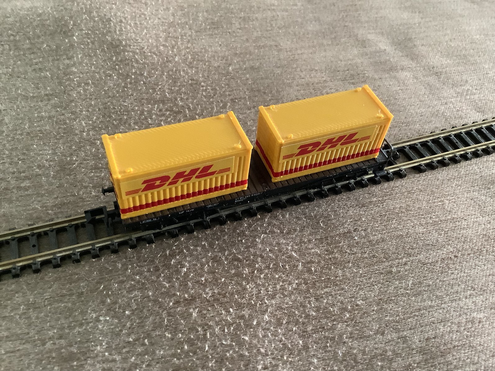 Container vervoer dhl n spoor, Hobby en Vrije tijd, Modeltreinen | N-Spoor, Overige merken, Gelijkstroom of Wisselstroom, Wagon