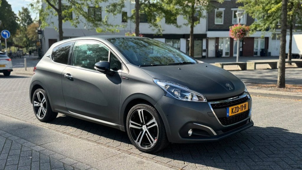 Peugeot 208 GT-Line 1.2 110pk 3Deurs 2016 Grijs Lage KM!, Voorwielaandrijving, Dealer onderhouden, Zwart, 1199 cc
