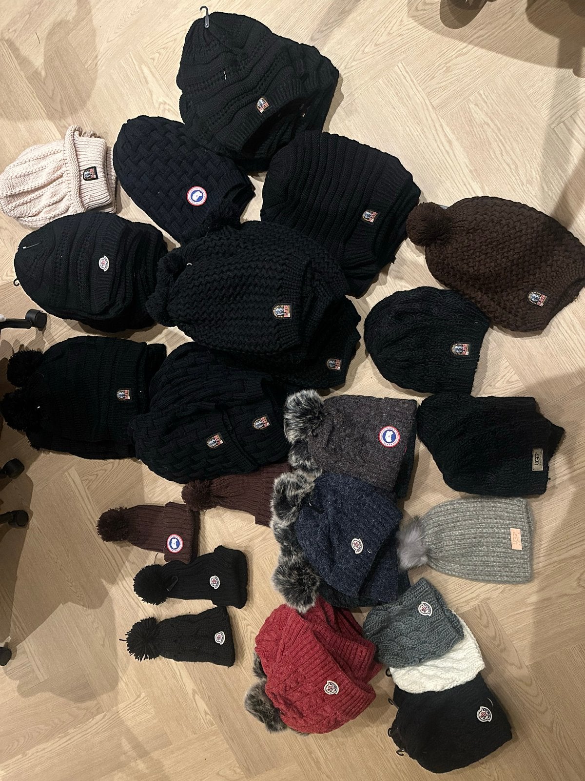 Partij van 94 nieuwe mutsen, Ophalen of Verzenden, Nieuw, Maat 46/48 (XL) of groter, Muts