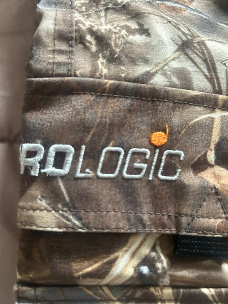 Mooie Prologic camou broek maat L in zeer nette staat., Ophalen of Verzenden, Zo goed als nieuw, Overige typen