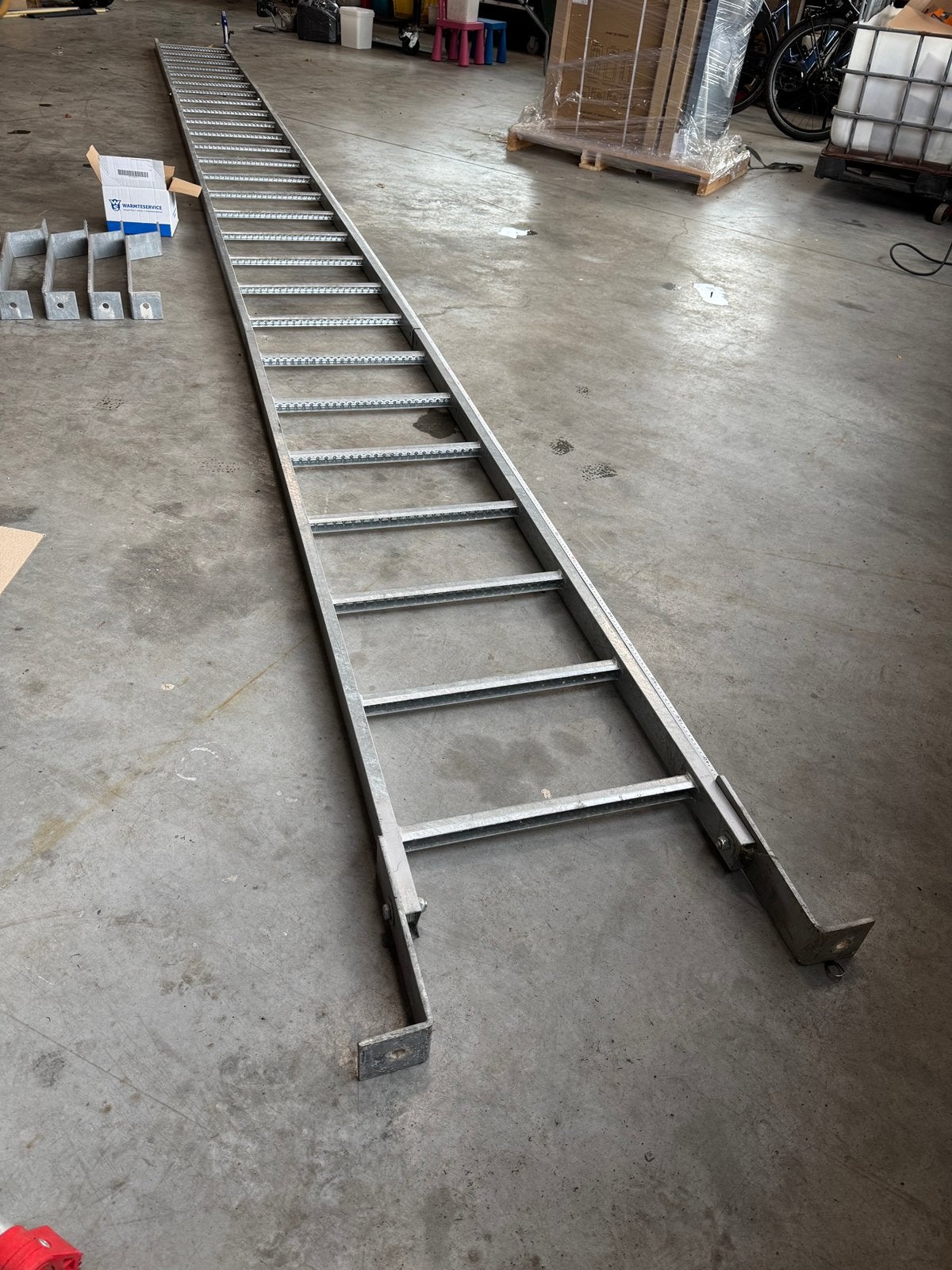 Vlucht ladder 7,75 Meter, Ophalen, Zo goed als nieuw, Ladder, 4 meter of meer
