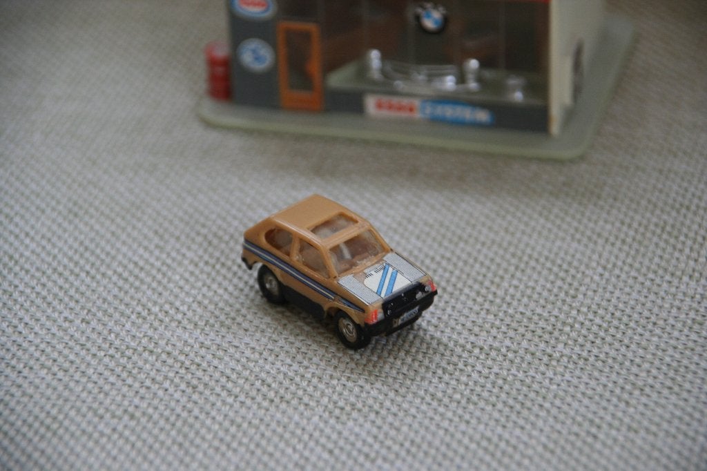 FABRIKANT? 1:87, Zastava Yugo? bruin (9), Ophalen of Verzenden, Nieuw, Auto, Overige merken