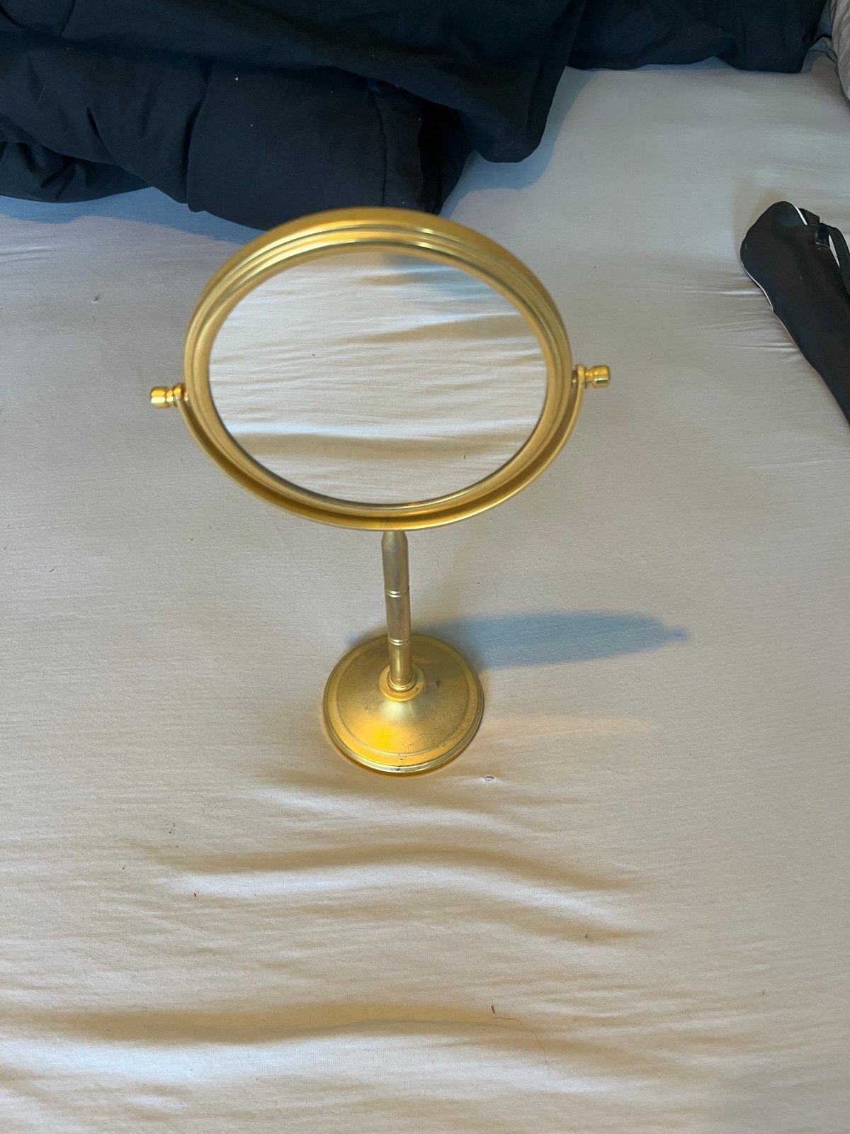 Gouden ovale make-up spiegel op standaard vintage, Minder dan 50 cm, Gebruikt, Ophalen of Verzenden, Minder dan 100 cm