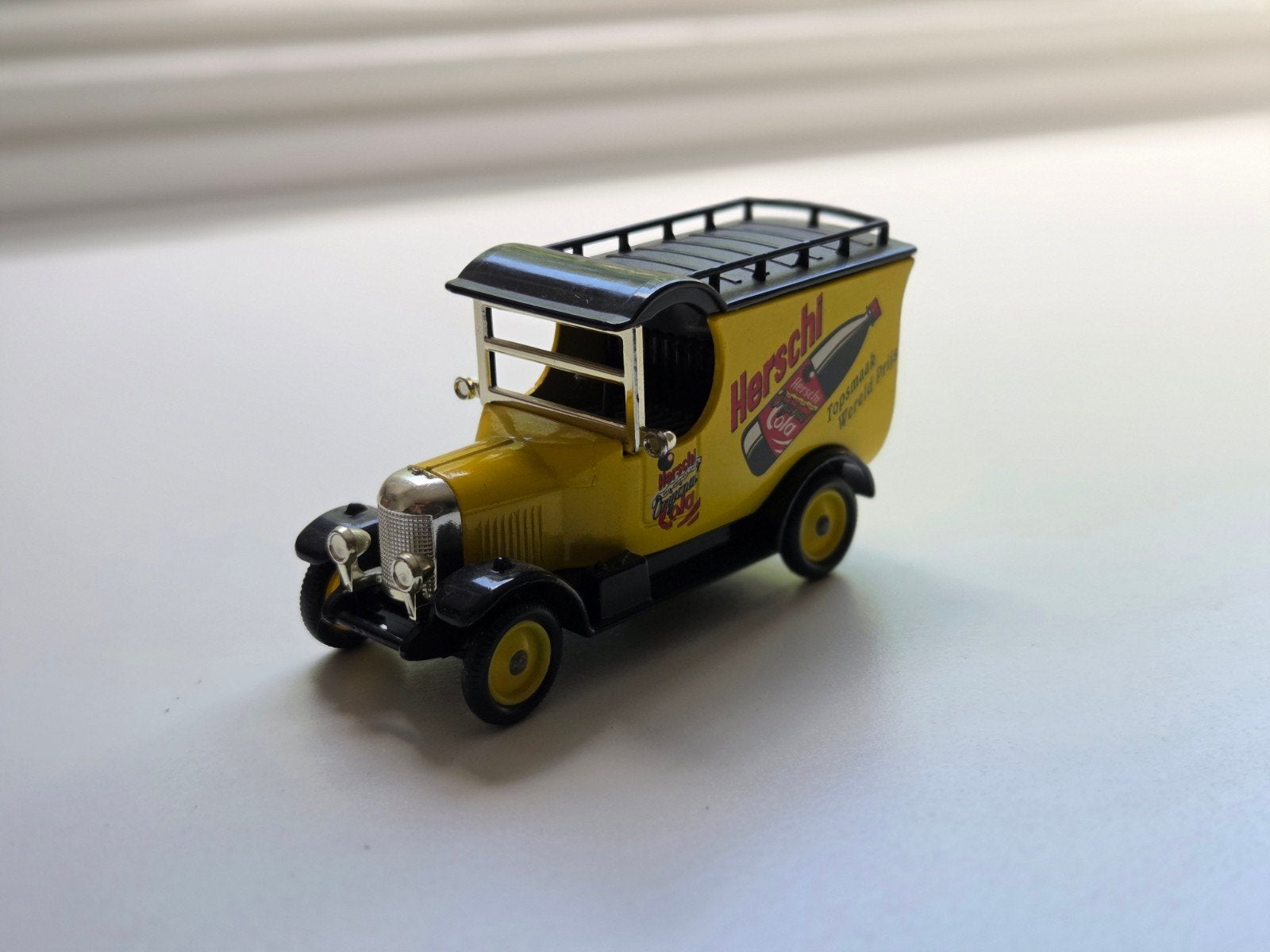 Vintage Lledo Herschi Cola Bestelwagen Modelauto, Hobby en Vrije tijd, Modelauto's | Overige schalen, Ophalen of Verzenden, Auto