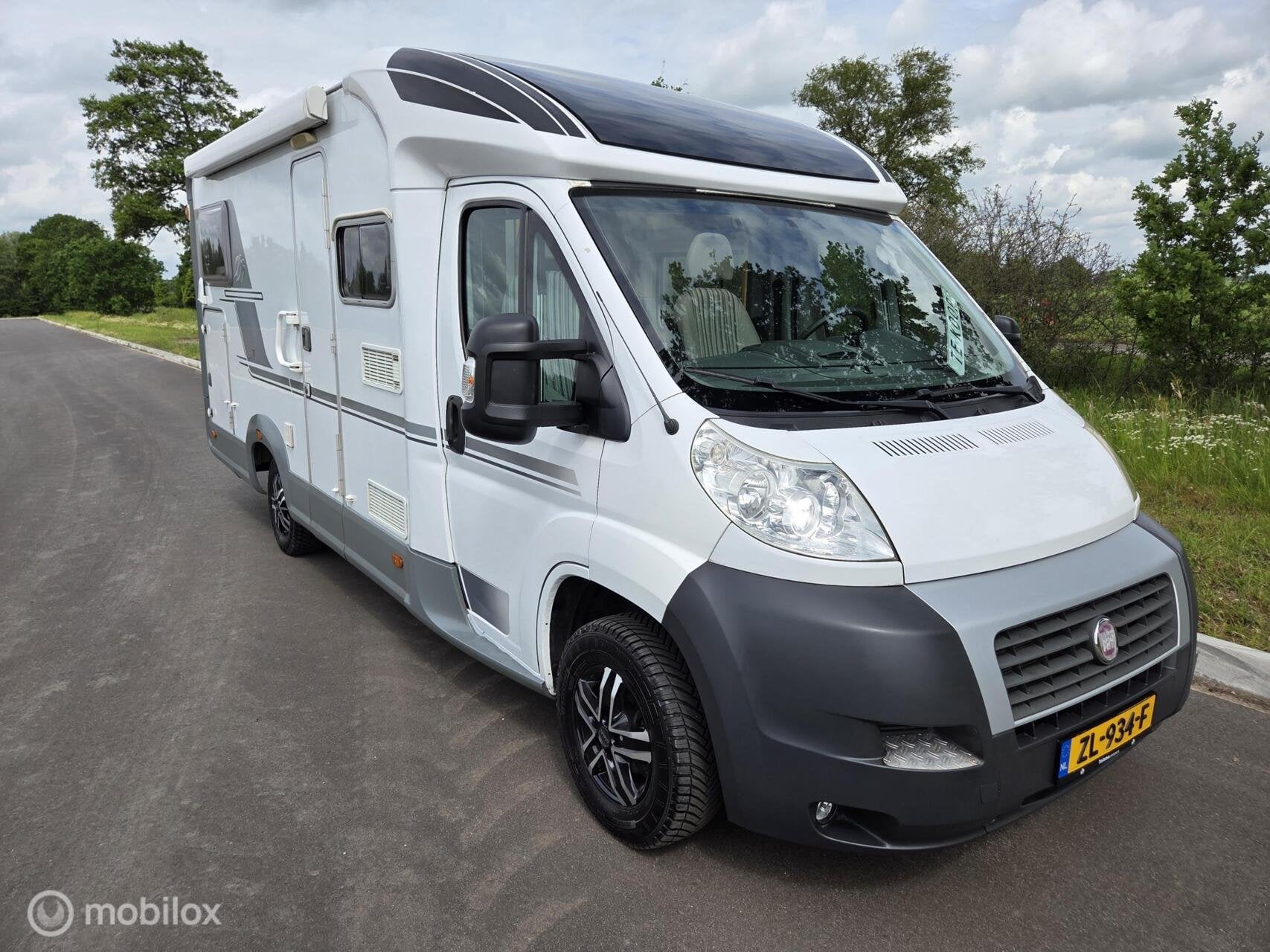 Knaus Van TI 600 ME 131PK ☆2008, Airco, 2x enkele bedden, Caravans en Kamperen, Campers, Fietsendrager, 6 tot 7 meter, Bedrijf