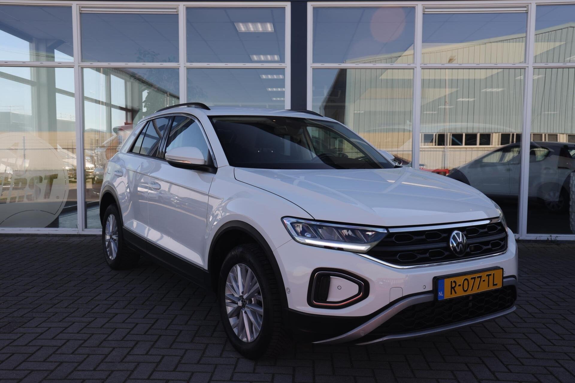 Volkswagen T-Roc 1.5 TSI Life|Automaat|Camera|Virtual|Navi|A, Euro 6, 4 cilinders, 150 pk, Wit