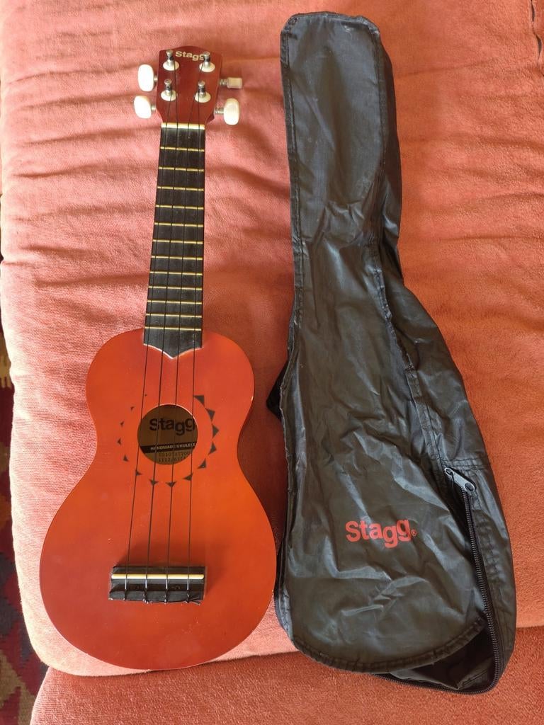 Ukelele in goede staat - inclusief hoes, Ophalen, Zo goed als nieuw, Ukelele
