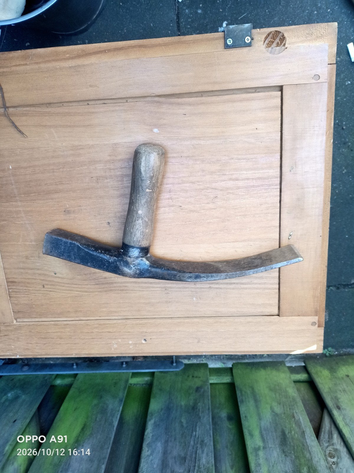 Gebruikte Hakbijl/Pikhouweel met houten handvat, Doe-het-zelf en Verbouw, Ophalen of Verzenden, Gebruikt, Overige typen