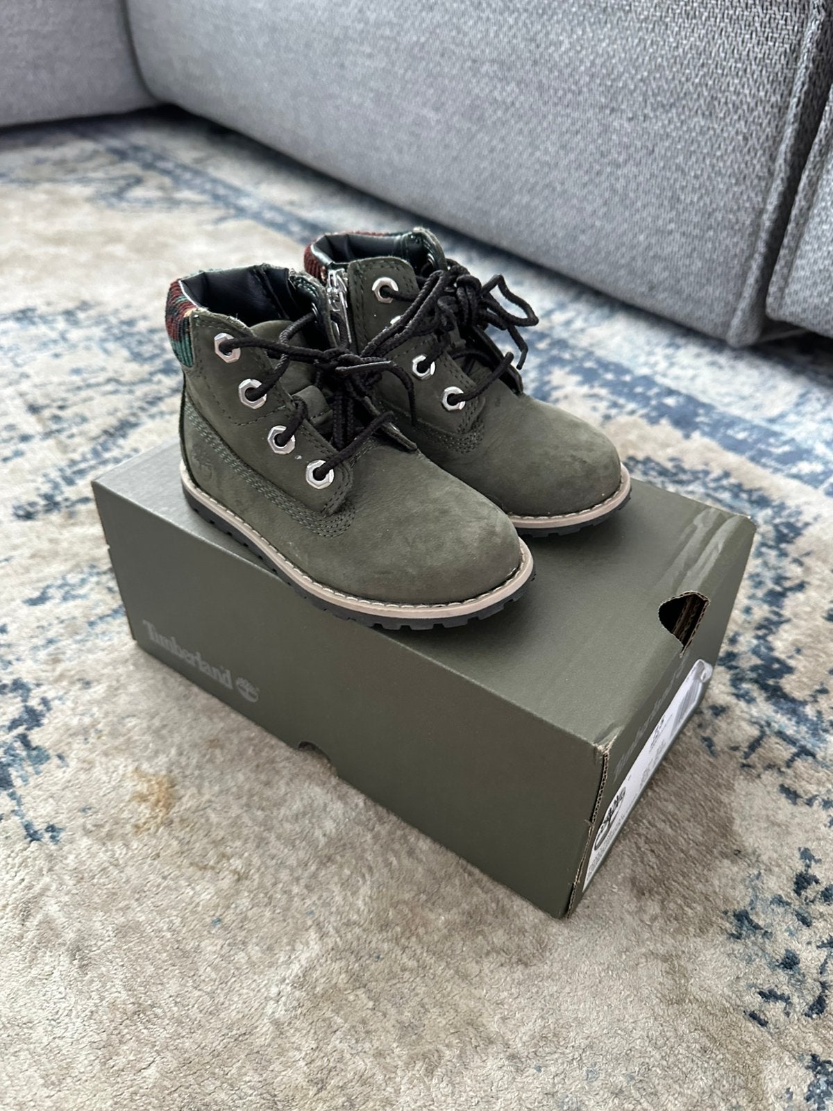 Stoere khaki groene Timberland schoenen maat 24, Schoenen, Nieuw, Ophalen of Verzenden, Jongen