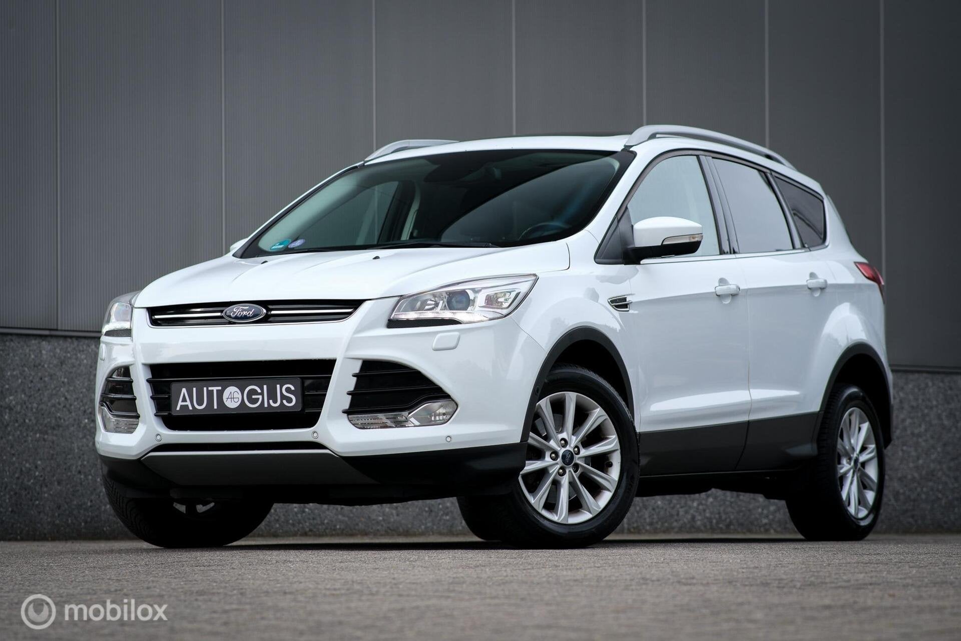 Ford Kuga 1.5 Titanium Styling Pack 4WD | VOL opties | Deale, Auto's, Automaat, Dealer onderhouden, 4 cilinders, 1850 kg
