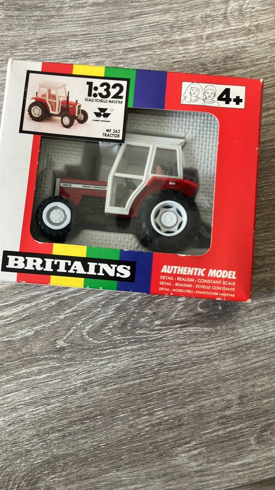 Britains 9502 tractor massey-ferguson / mf 362, Ophalen of Verzenden, Nieuw, Tractor of Landbouw, Britains