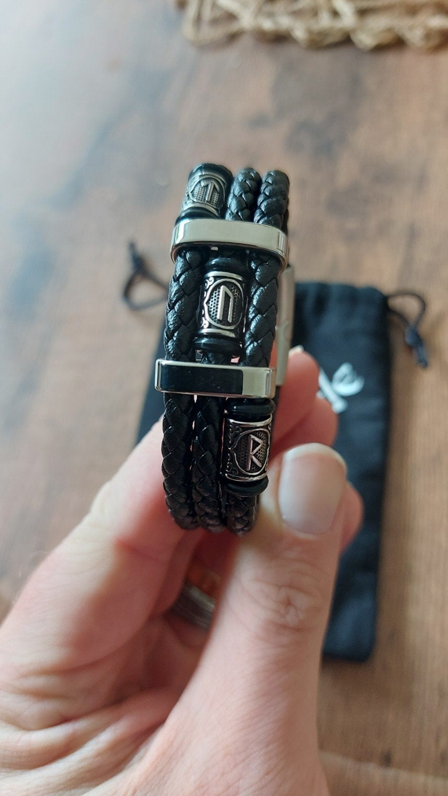 TYR Norsegarde Armband - Gevlochten Leer met RVS Sluiting, Verzenden