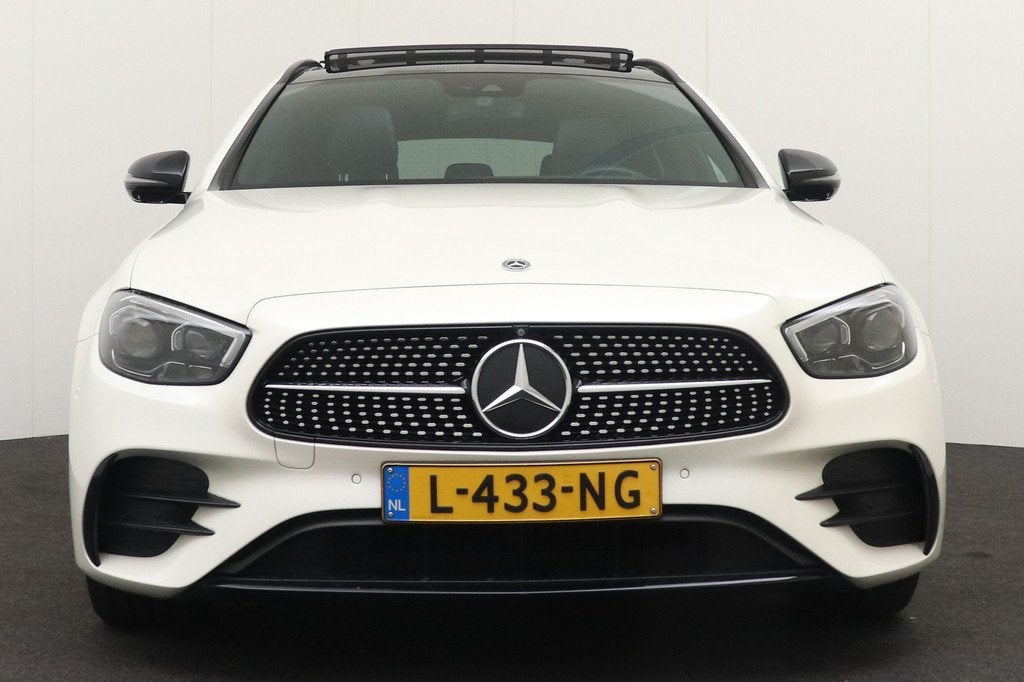 Mercedes-Benz E-Klasse Estate 300e AMG Night-Pack Pano-dak M, Auto's, Mercedes-Benz, Automaat, Achterwielaandrijving, Gebruikt