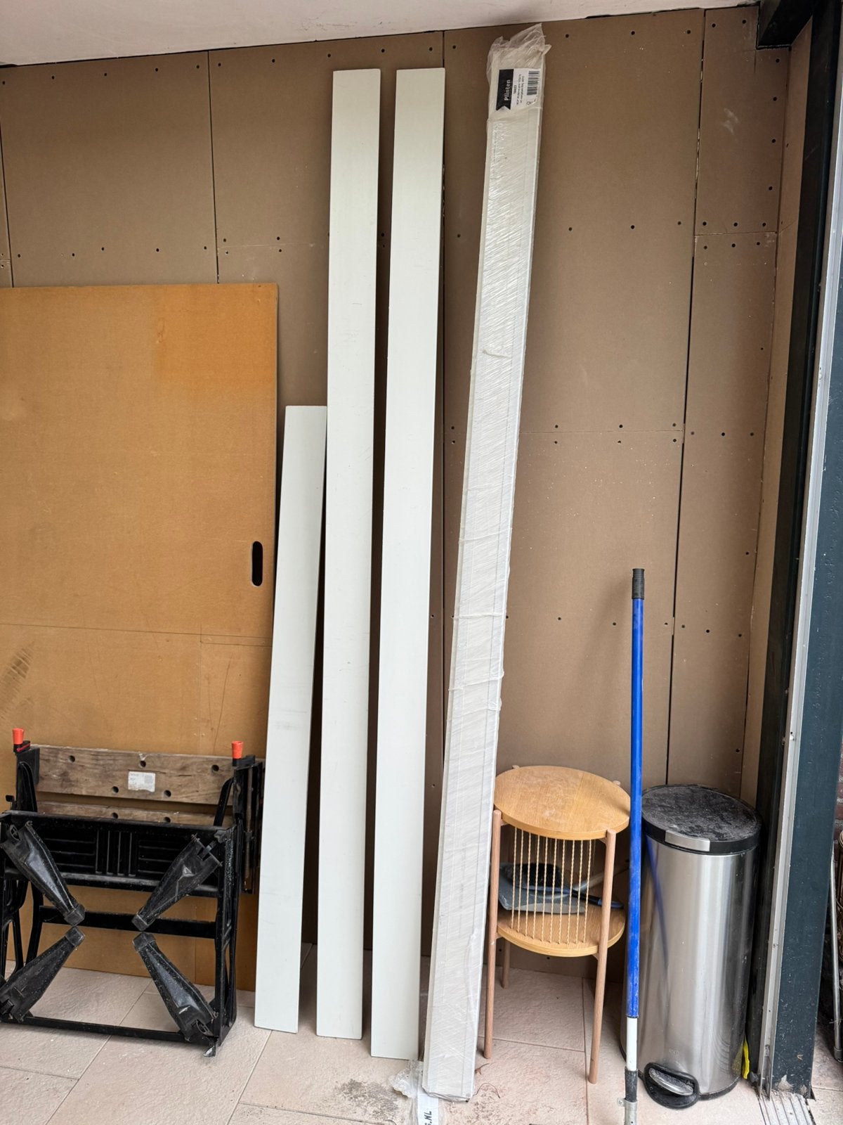 MDF Moderne plinten wit 120 x 15 mm – 5 nieuwe + extra, Ophalen, Zo goed als nieuw, Mdf, 200 tot 250 cm