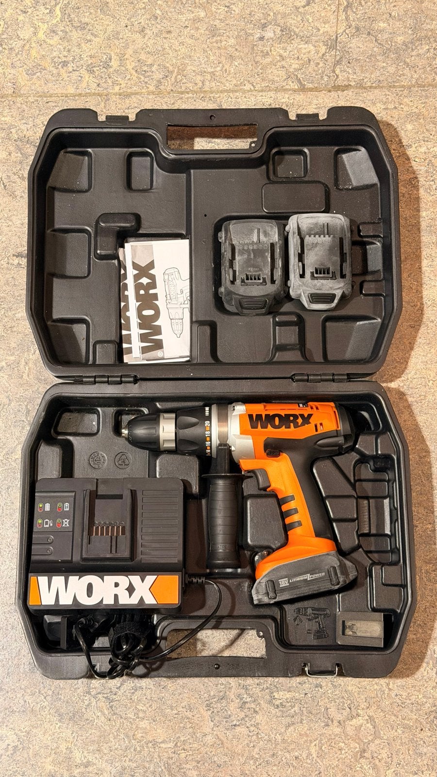 Worx elektrische boormachine met koffer en oplader, Doe-het-zelf en Verbouw, Gereedschap | Boormachines, Ophalen of Verzenden