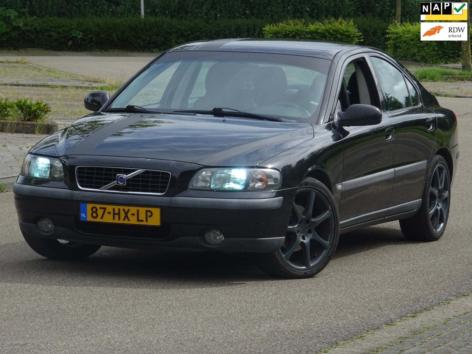 Volvo S60 2.4 NAP/ANDROID/LEER/AC/CRUISE/XENON/PDC/APK, Auto's, Volvo, Voorwielaandrijving, Gebruikt, Zwart, Bedrijf