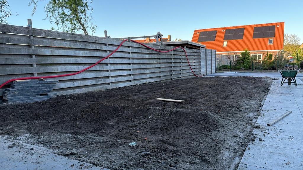 Gratis gefreesde fijne grond tuinaarde 3 a 4 kuub, Ophalen, Tuinaarde