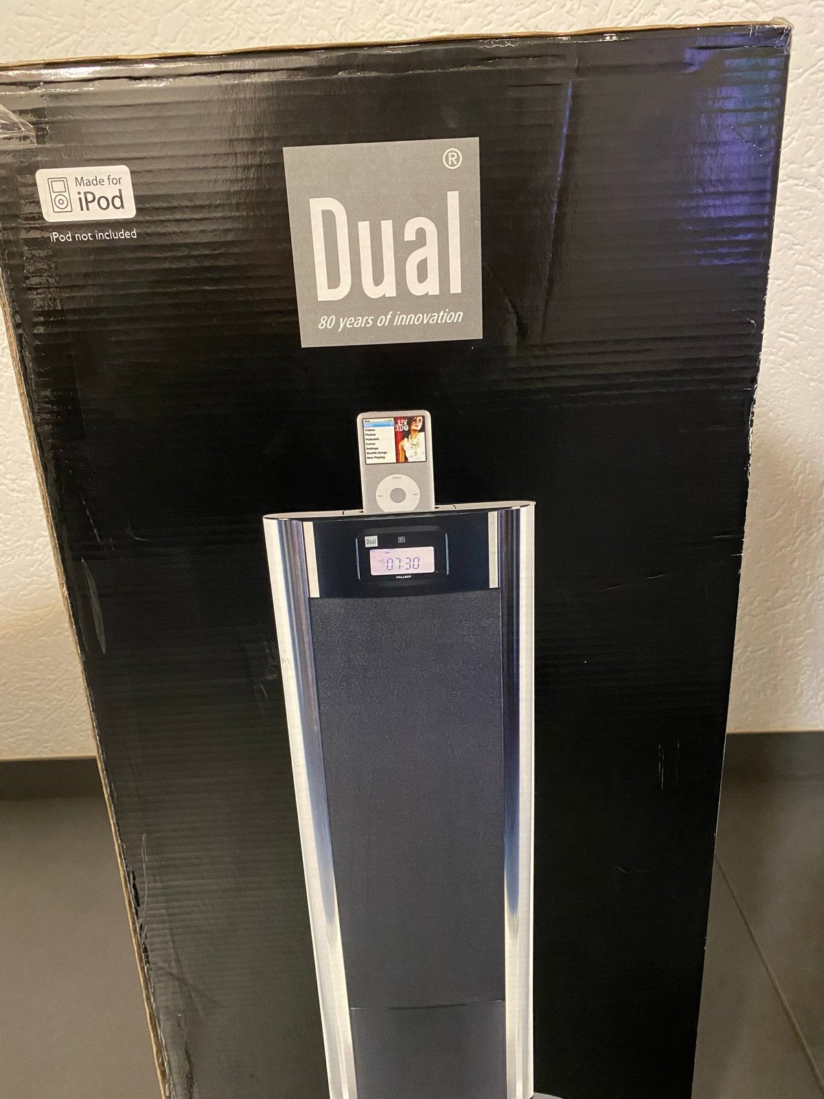 Dual iTallboy iPod Dock met FM Radio en Alarmfunctie, Overige types, Met radio, Zwart, Nieuw