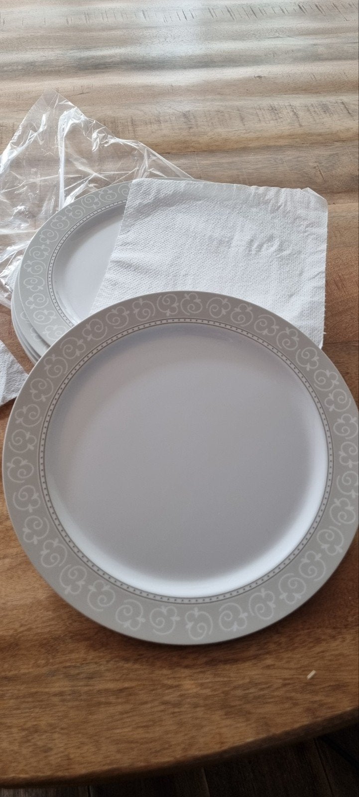 8 damast borden dinerborden Mepal Rosti beige wit vintage, Caravans en Kamperen, Ophalen of Verzenden, Zo goed als nieuw