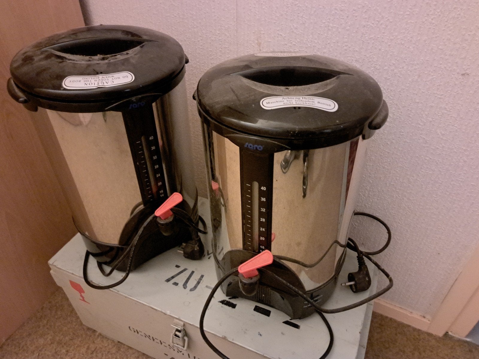 2 Saro Koffiezetapparaten - Groot Volume, Gebruikt, 10 kopjes of meer, Koffiemachine, Gemalen koffie