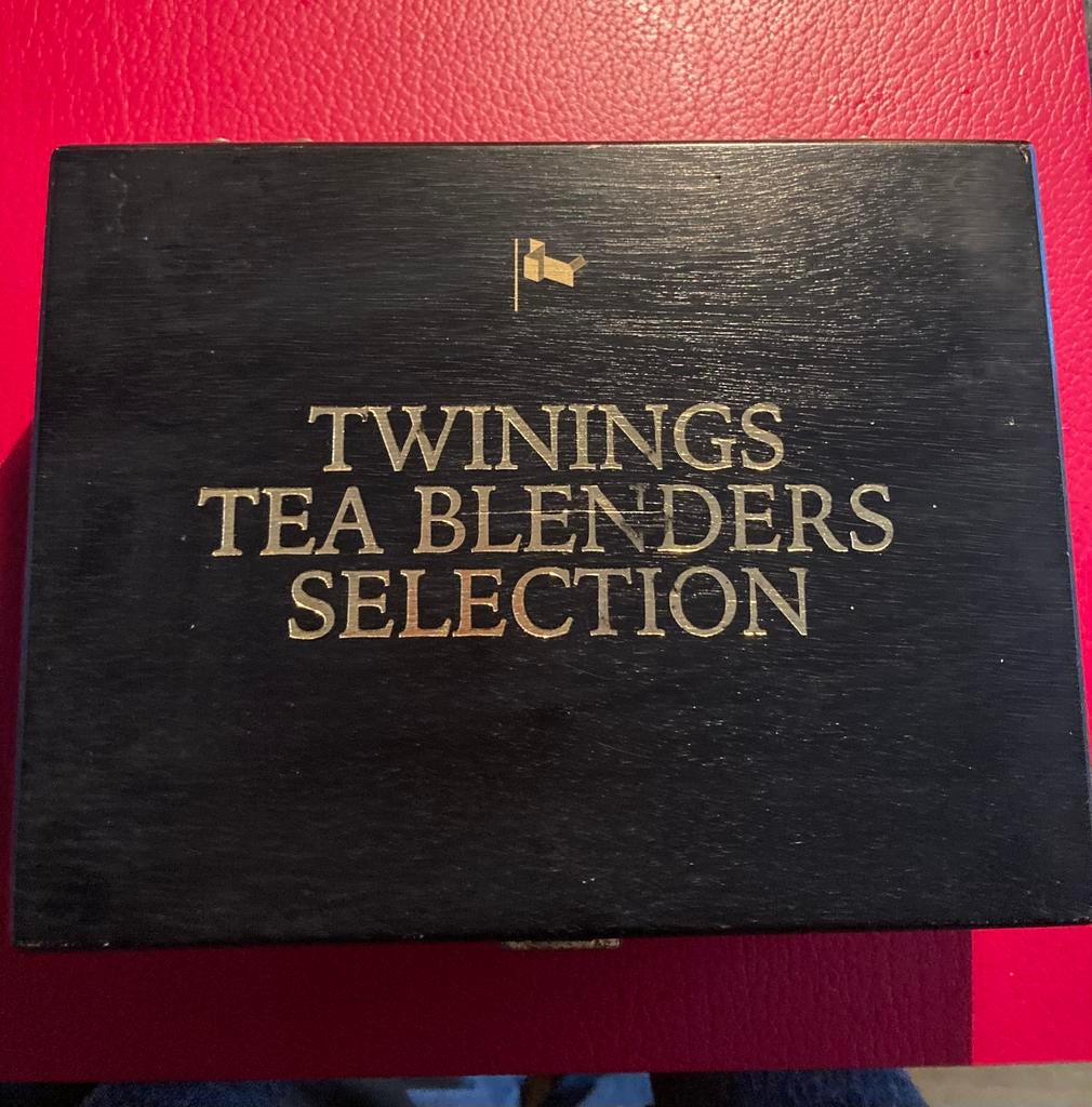 Theekistje - zwart hout Twinings, Huis en Inrichting, Woonaccessoires | Kisten, Ophalen of Verzenden, Zo goed als nieuw, Overige houtsoorten
