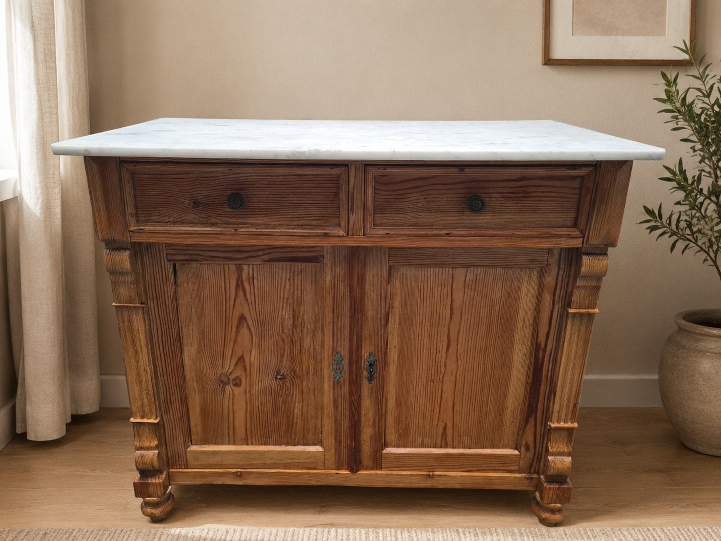 Leuk antiek kastje / commode / dressoir met marmeren blad., Antiek en Kunst, Ophalen