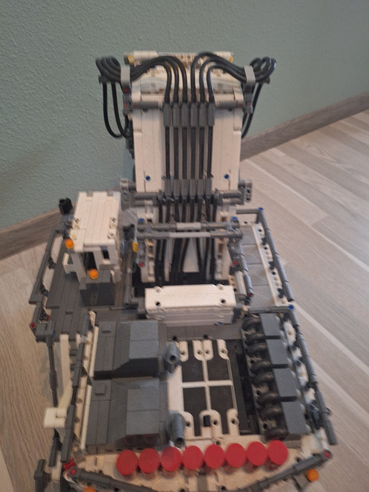 Foto 7 van Lego Technic Liebherr R 9800 Graafmachine (42100)