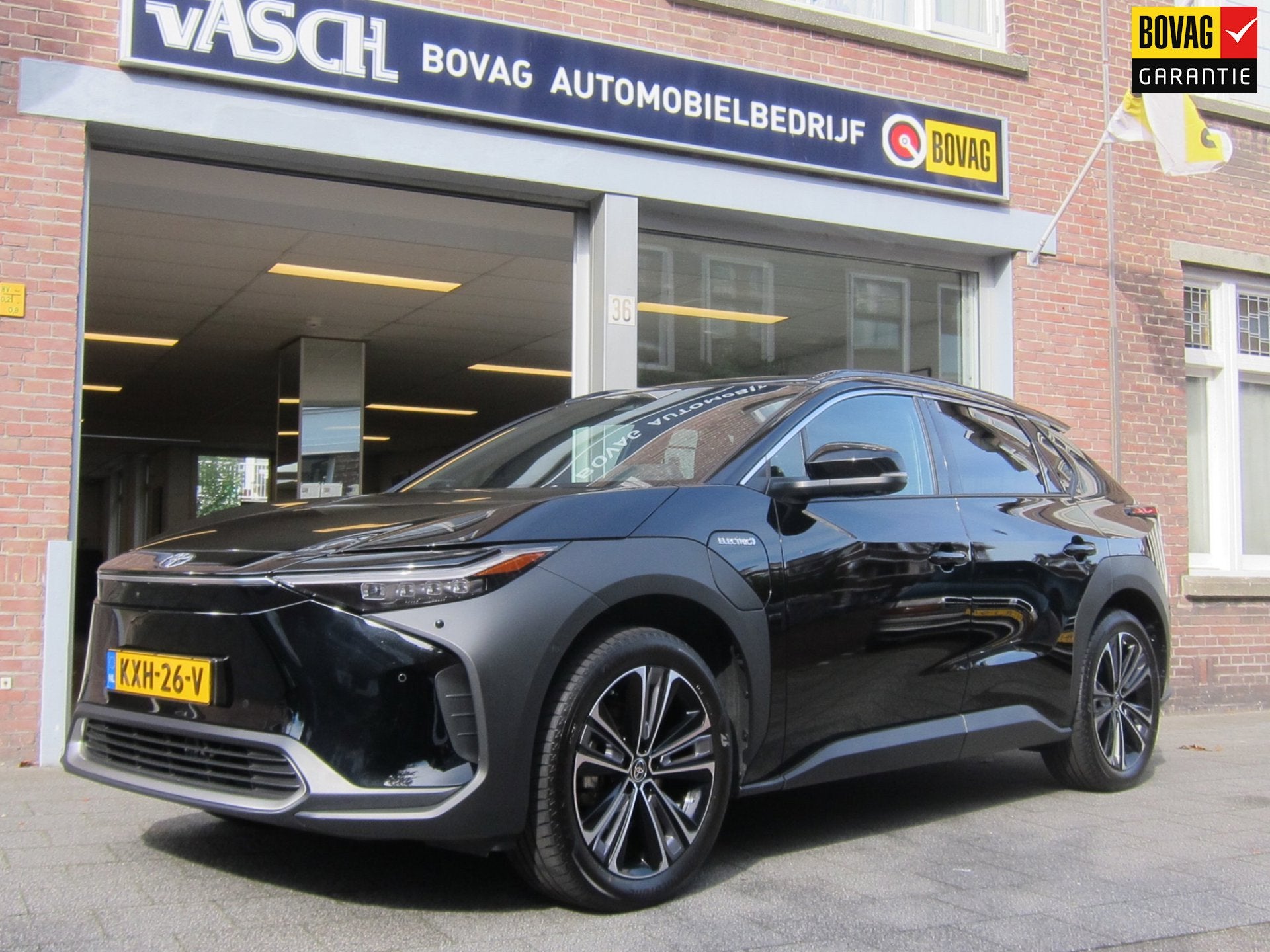 Toyota BZ4X Dynamic 71 kWh All-in Prijs In nieuwstaat, Gebruikt, 33 min, Zwart, Leder