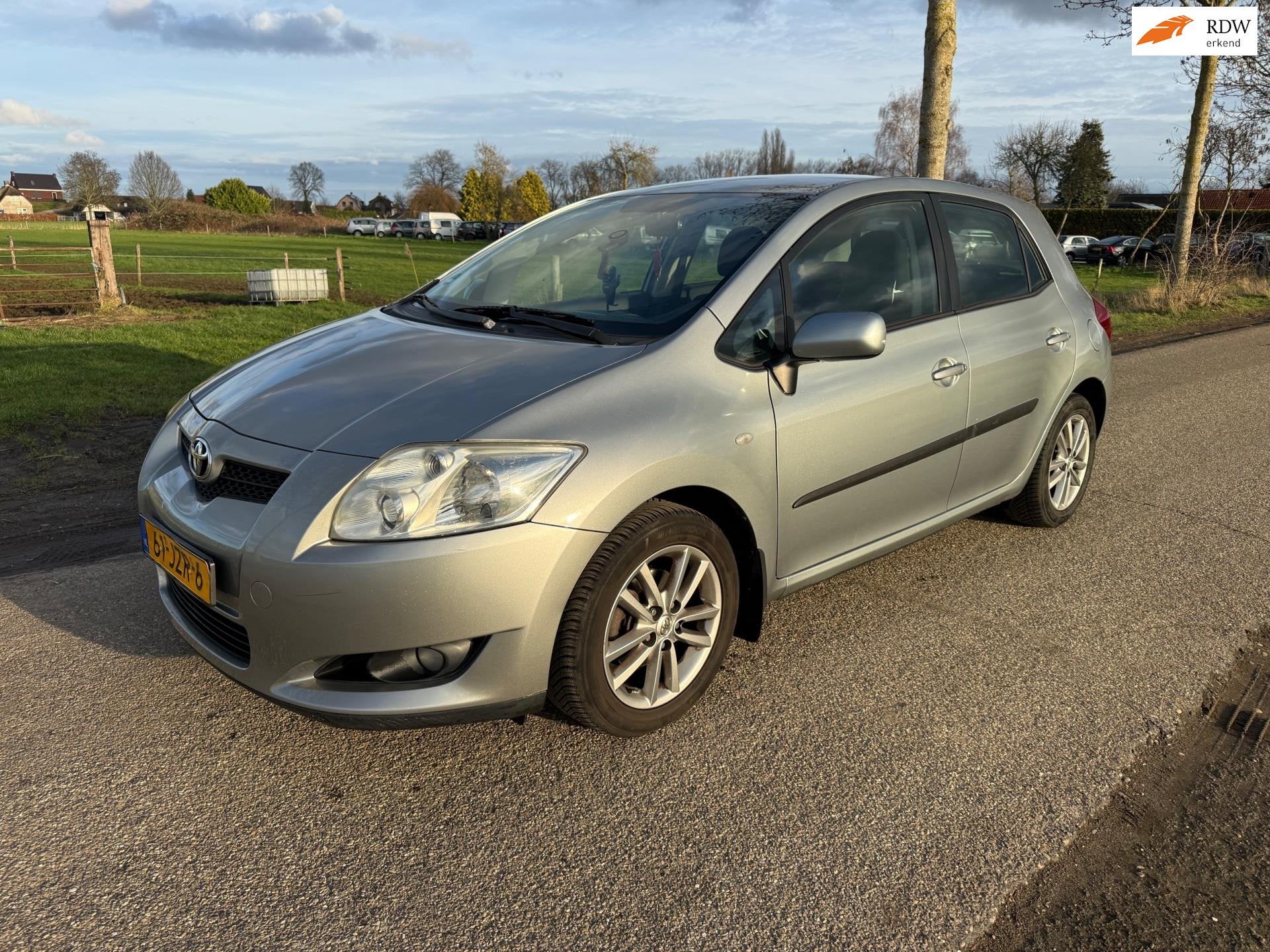 Toyota Auris 1.6-16V Dynamic Automaat, Gebruikt, Zwart, 4 cilinders, Origineel Nederlands