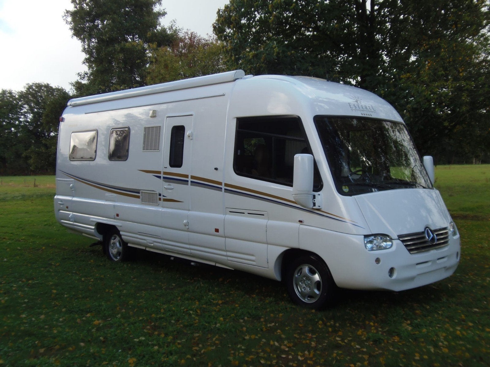 Esterel 41LD mercedes 316cdi 96000 km, Caravans en Kamperen, Campers, Particulier, Mercedes-Benz