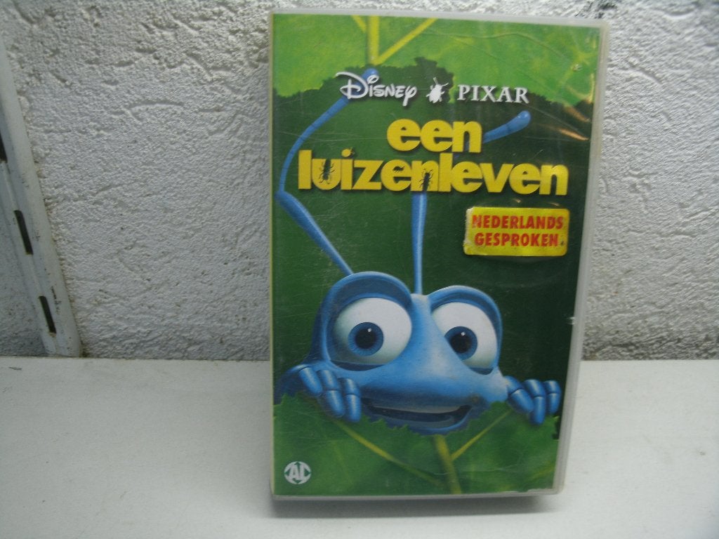 vhs 13a een luizenleven, Alle leeftijden, Ophalen of Verzenden, Zo goed als nieuw