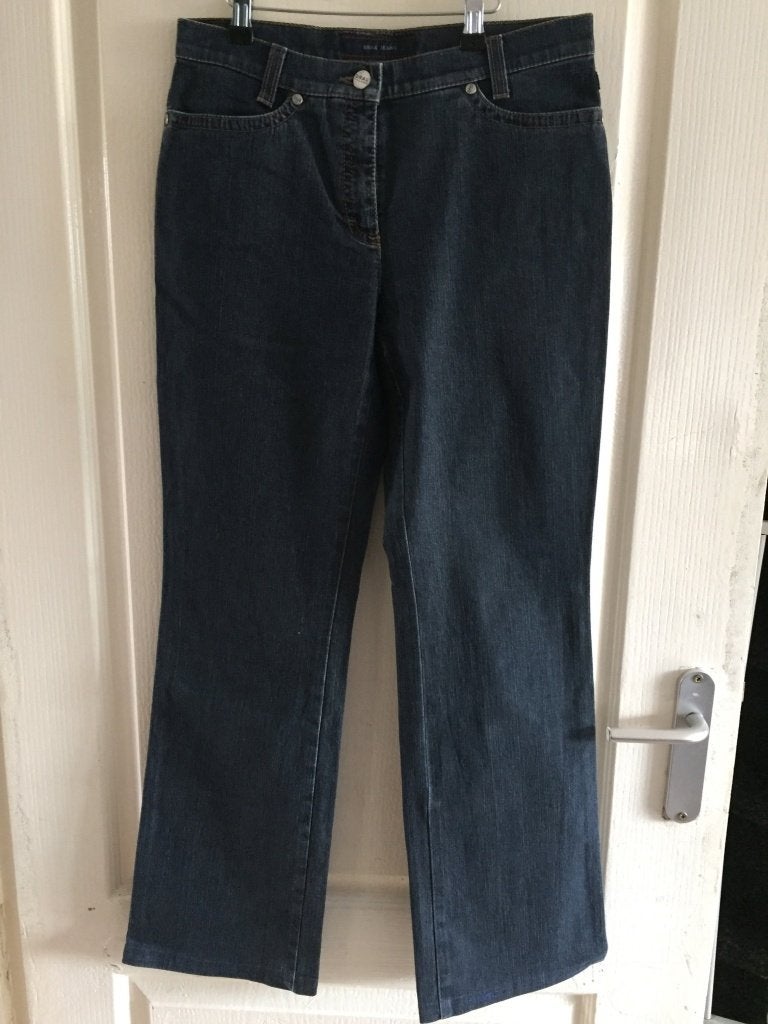 Brax spijkerbroek maat 152  (2B19), Tweedehands verkoop, Gebruikt, Ophalen of Verzenden, Geen@idee.nl