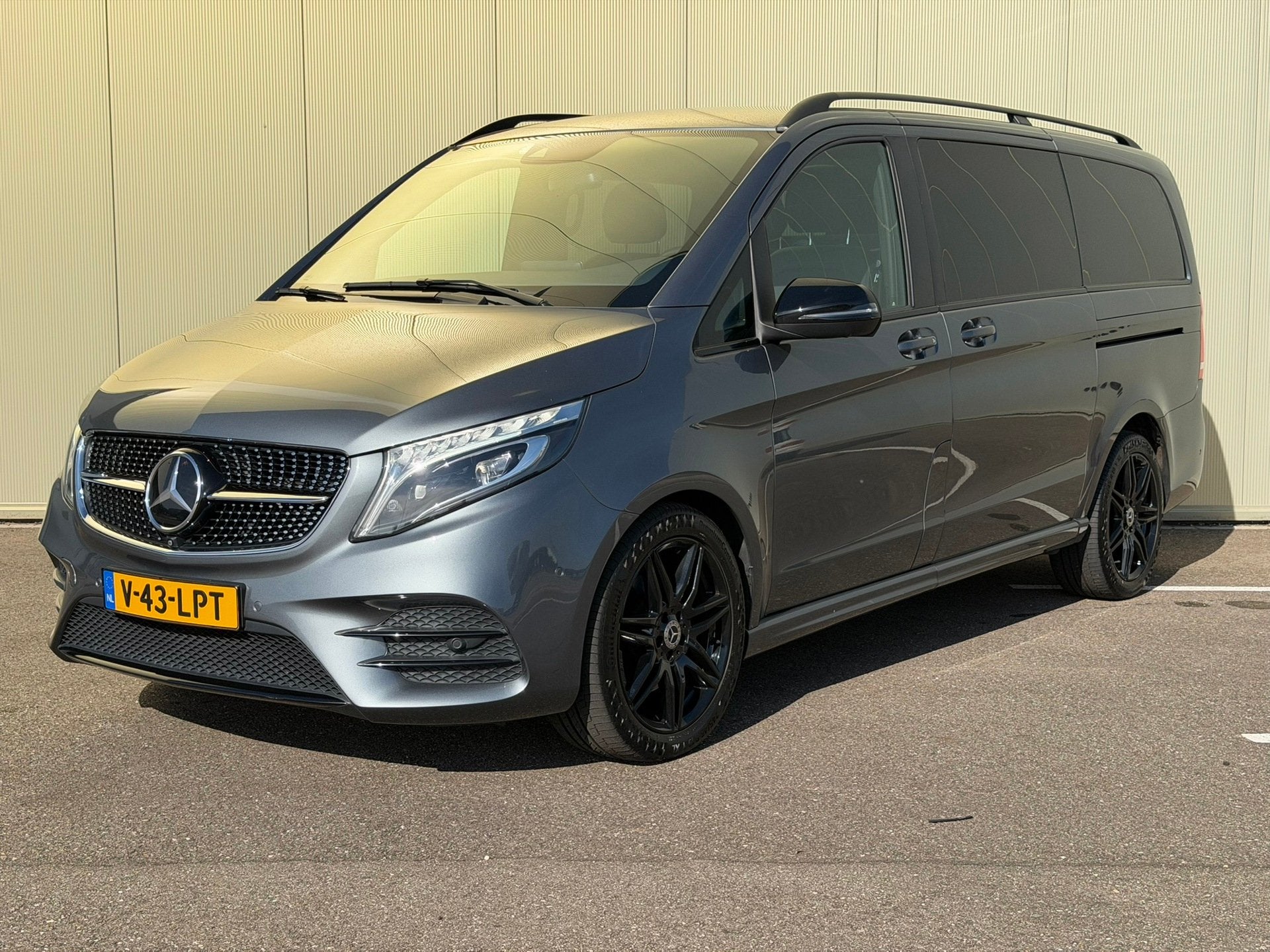 Mercedes-Benz V-klasse 250d Lang Exclusive Edition / Panodak, Auto's, Achterwielaandrijving, Gebruikt, Zwart, 2000 kg