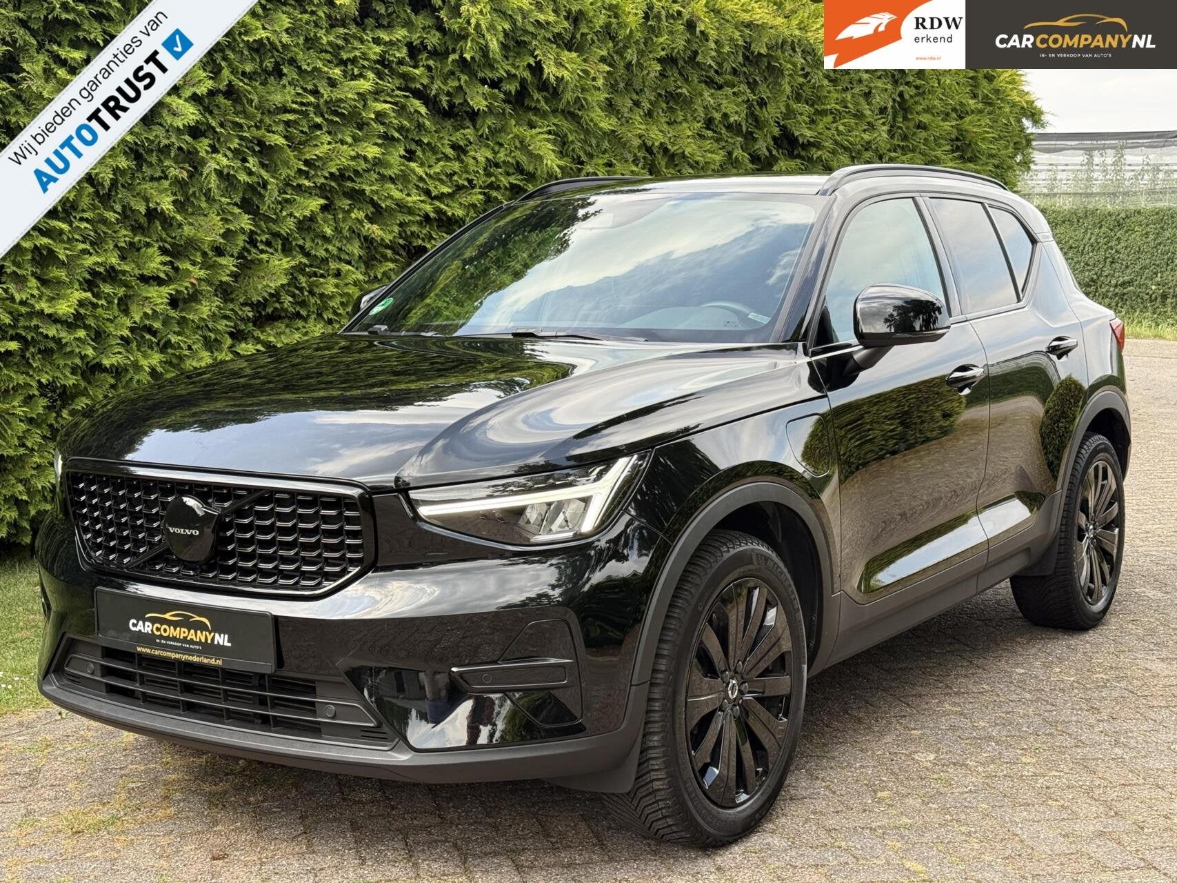 Volvo XC40 1.5 | R-Design |black on black|H & K, Zwart, Met garantie (alle), Alcantara, Zwart