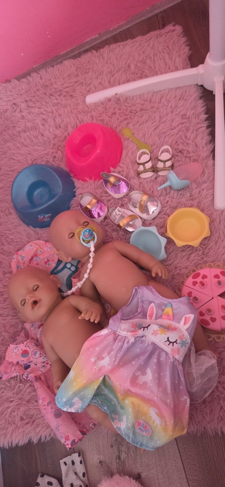 2 baby borns met wat accessoires, Ophalen of Verzenden, Gebruikt, Babypop