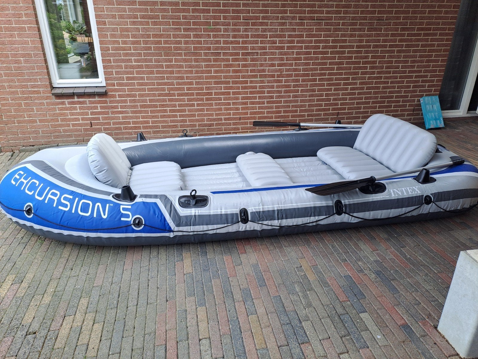 Intex Excursion 5 opblaasboot met motorsteun, Ophalen, Zo goed als nieuw