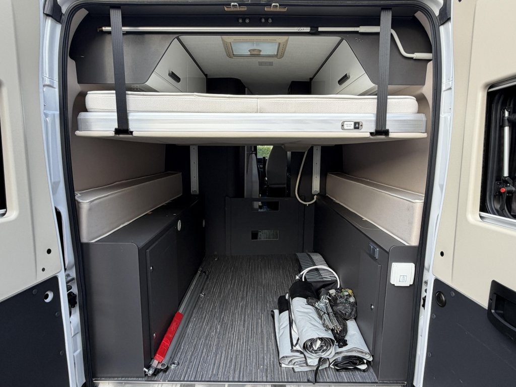 McLouis Menfys S-Line- 2021- 160 PK 9T Aut- Hefbed-Adria SGX, Buscamper of Camperbus, Bedrijf, Overige merken, McLouis