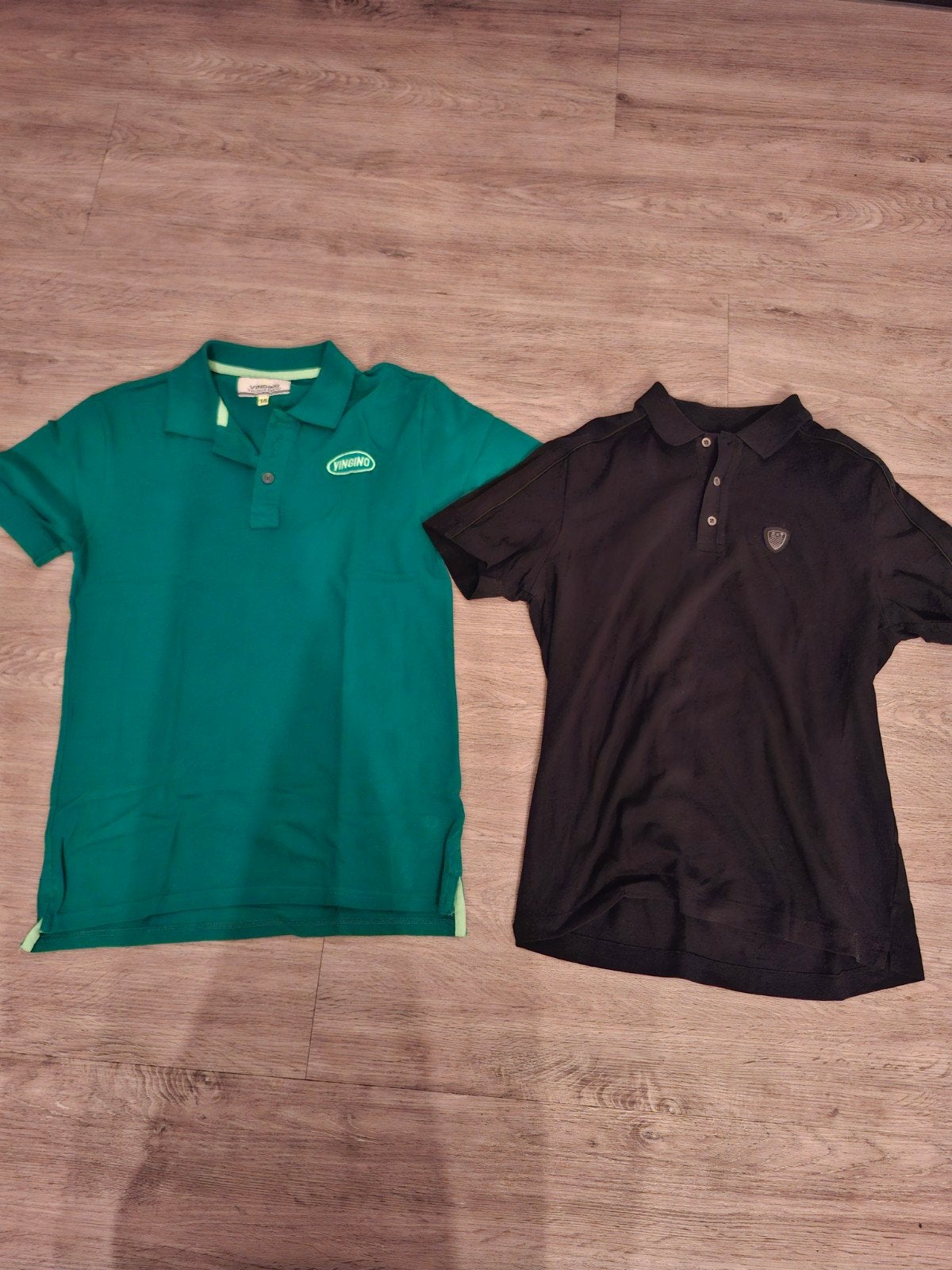 2 Polo shirts maat 164: Vingino & Armani, Gebruikt, Ophalen of Verzenden, Vingino, Armani, Shirt of Longsleeve
