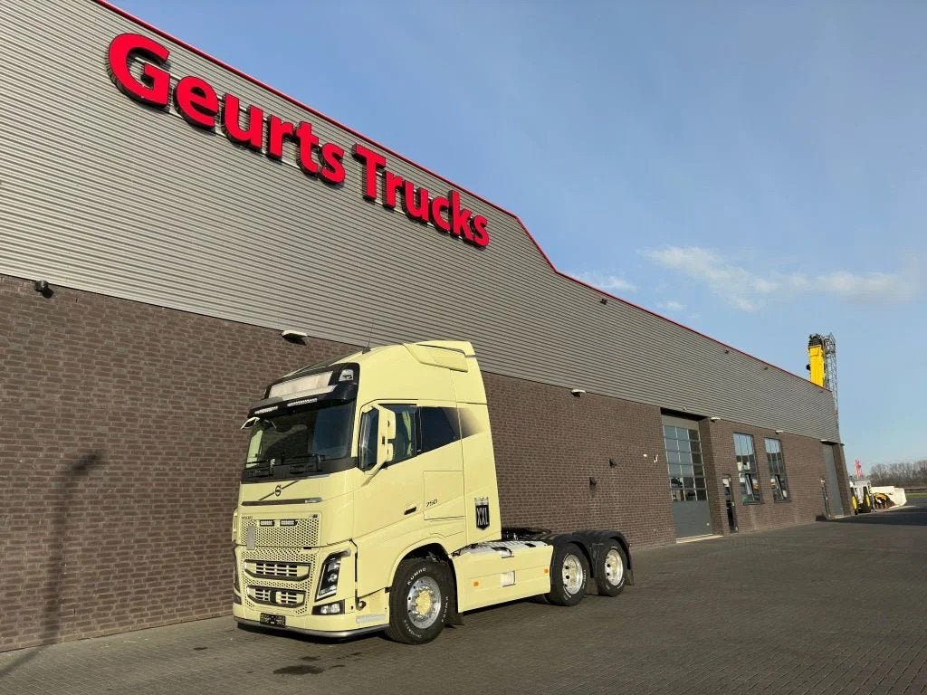 Volvo FH 16.750 6X4 XXL CABINE TREKKER/SZM/TRACTOR, Auto's, Automaat, Achterwielaandrijving, Euro 6, Beige