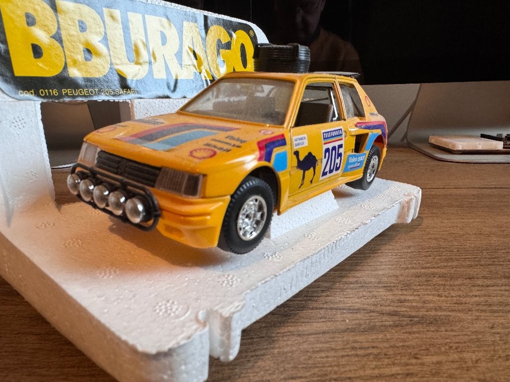 Peugeot 205 Safari 1:24, Hobby en Vrije tijd, Modelauto's | 1:24, Ophalen of Verzenden, Zo goed als nieuw, Auto, Bburago