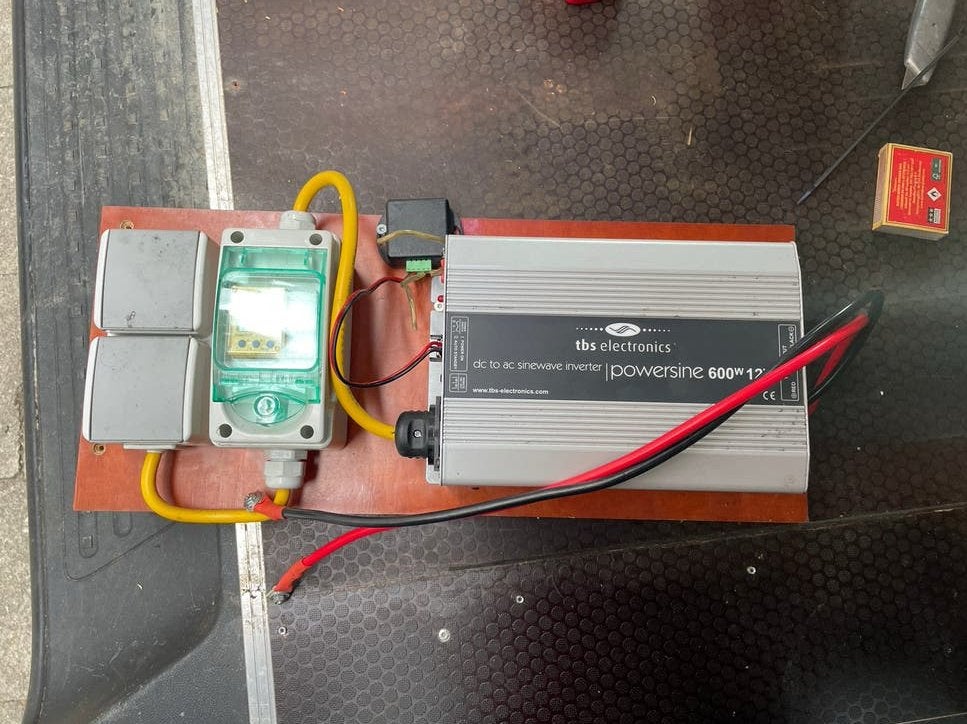 Omvormer  tbs 600 W zuivere sinus met beveiliging, Ophalen, Gebruikt