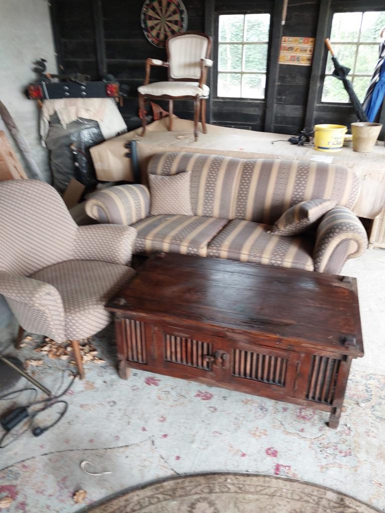 2-zits bank, stoel en oud Indische salontafel, Huis en Inrichting, Banken | Bankstellen, Ophalen, Gebruikt, Jaren 30, 150 tot 200 cm