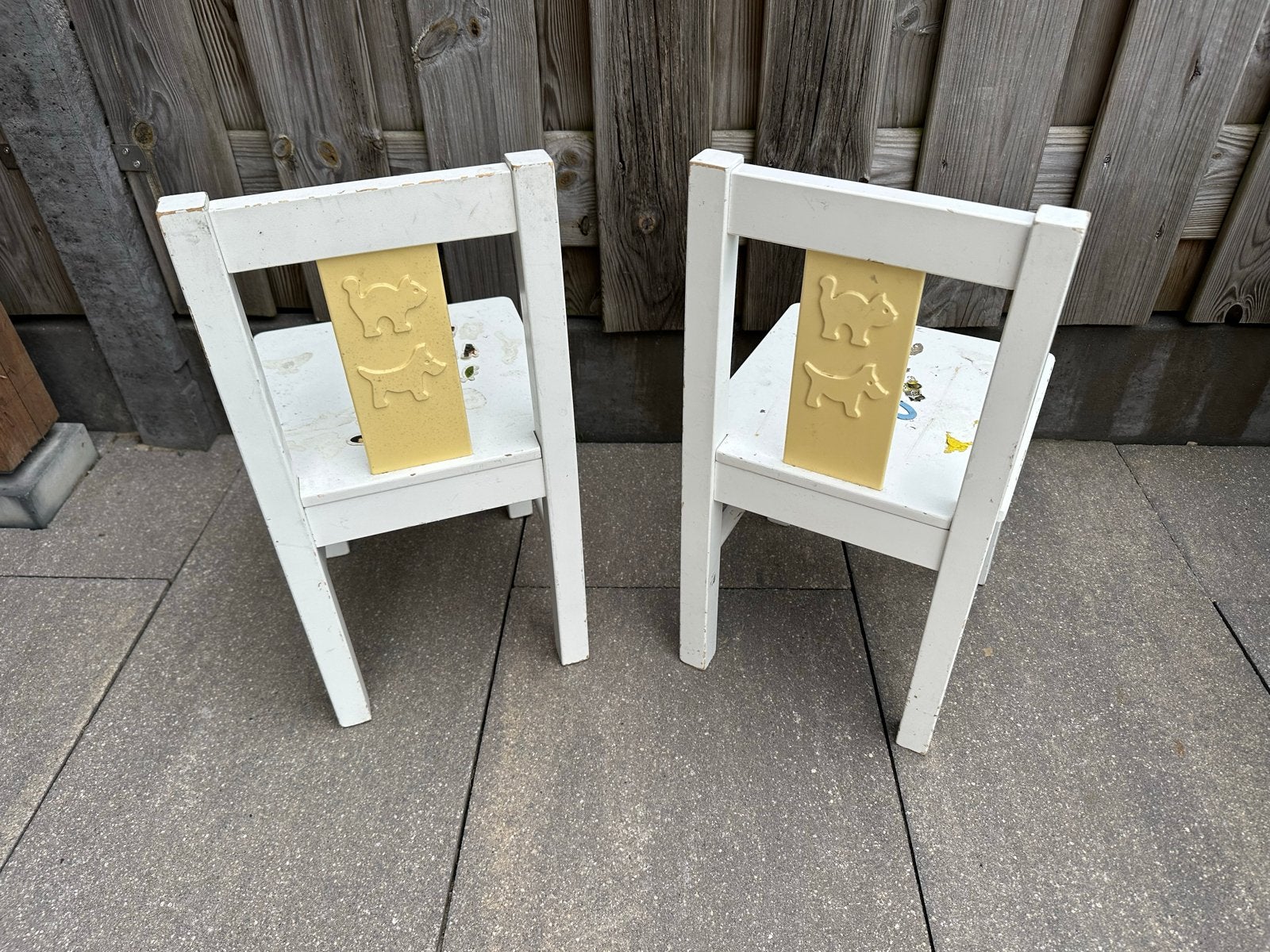 2 witte kinderstoeltjes met dierenfiguren, Ophalen, Gebruikt, Stoel(en)