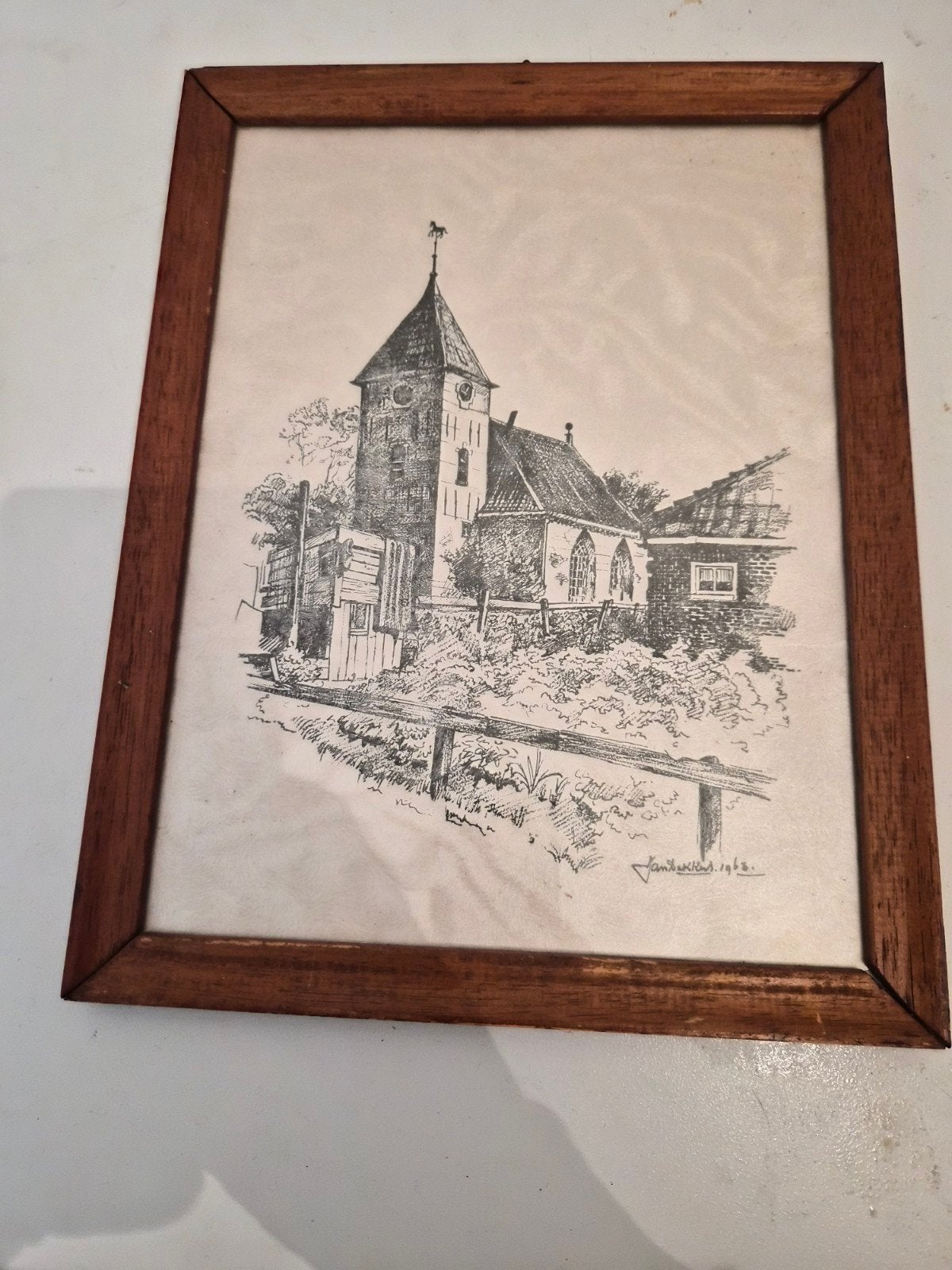 Gesigneerde pentekening van kerkje uit 1963, Ophalen of Verzenden, Tekening, Pentekening, Ingelijst