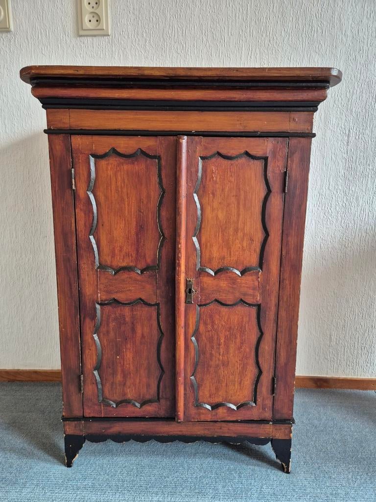 Antiek houten kastje ( 1850–1900), Ophalen