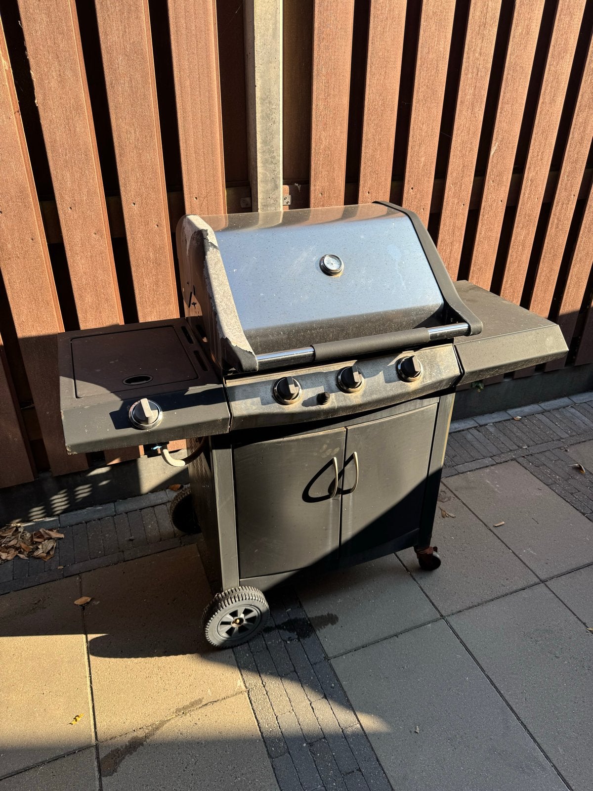 Gebruikte gasbarbecue met zijbrander, Ophalen, Gebruikt