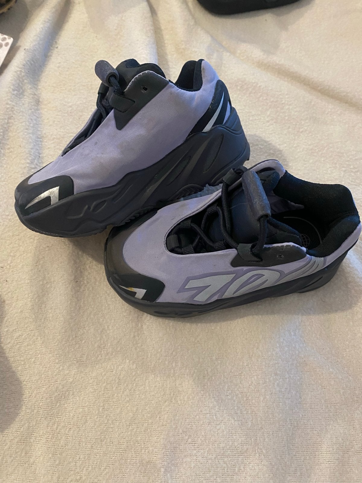 Yeezy schoenen maat 21 - Zo goed als nieuw, Ophalen, Zo goed als nieuw, Jongetje of Meisje, Schoentjes
